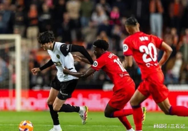 包含瓦拉尔尼亚主场告负，保级压力增大的词条