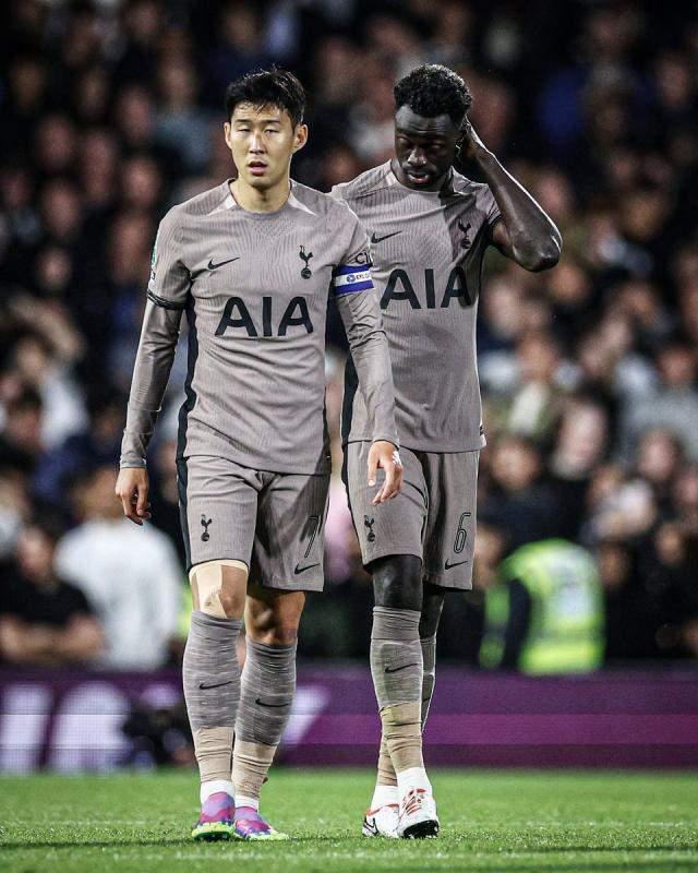 热刺门将扑出点球,帮助球队拿分 热刺门将扑出点球,帮助球队拿分