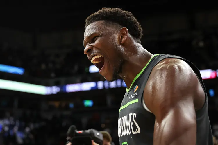 森林狼客场力克开拓者，取得胜利