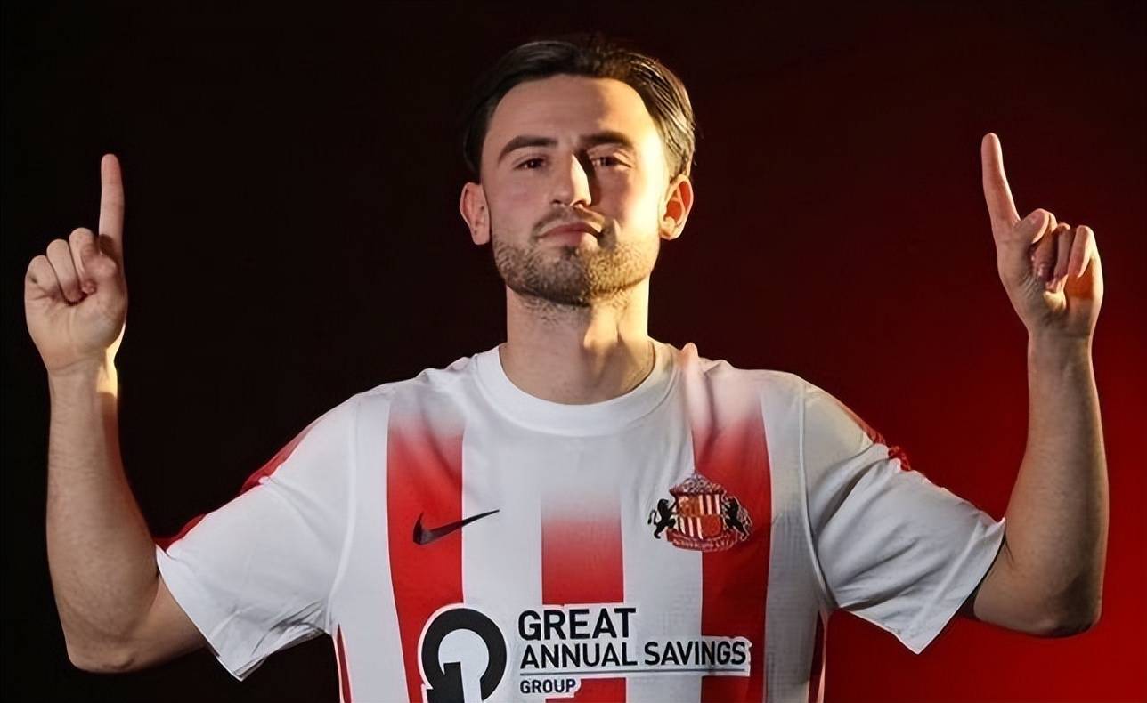 南安普顿后防球员戏耍队友获点赞的简单介绍 南安普顿后防球员戏耍队友获点赞的简单介绍