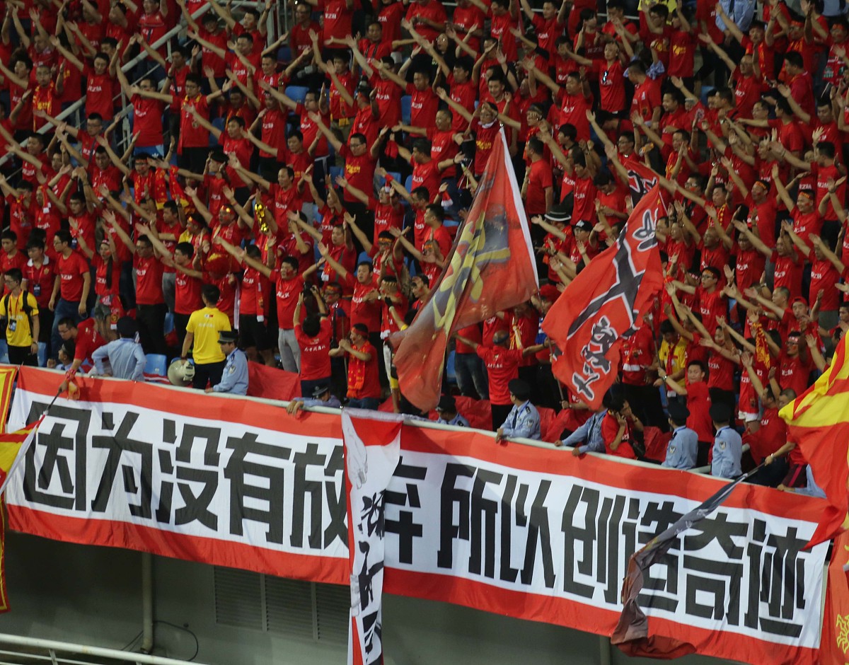 球队备战激烈对决,追求胜利 球队备战激烈对决,追求胜利