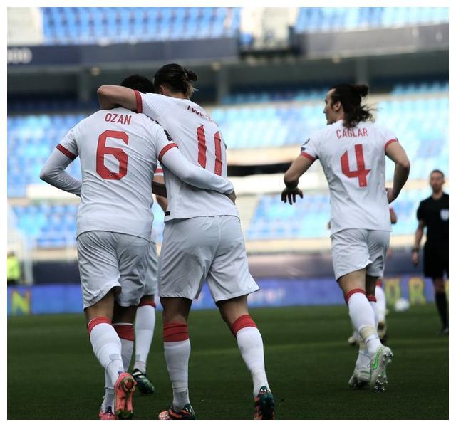 包含意大利战胜荷兰,稳坐小组第一的词条 包含意大利战胜荷兰,稳坐小组第一的词条