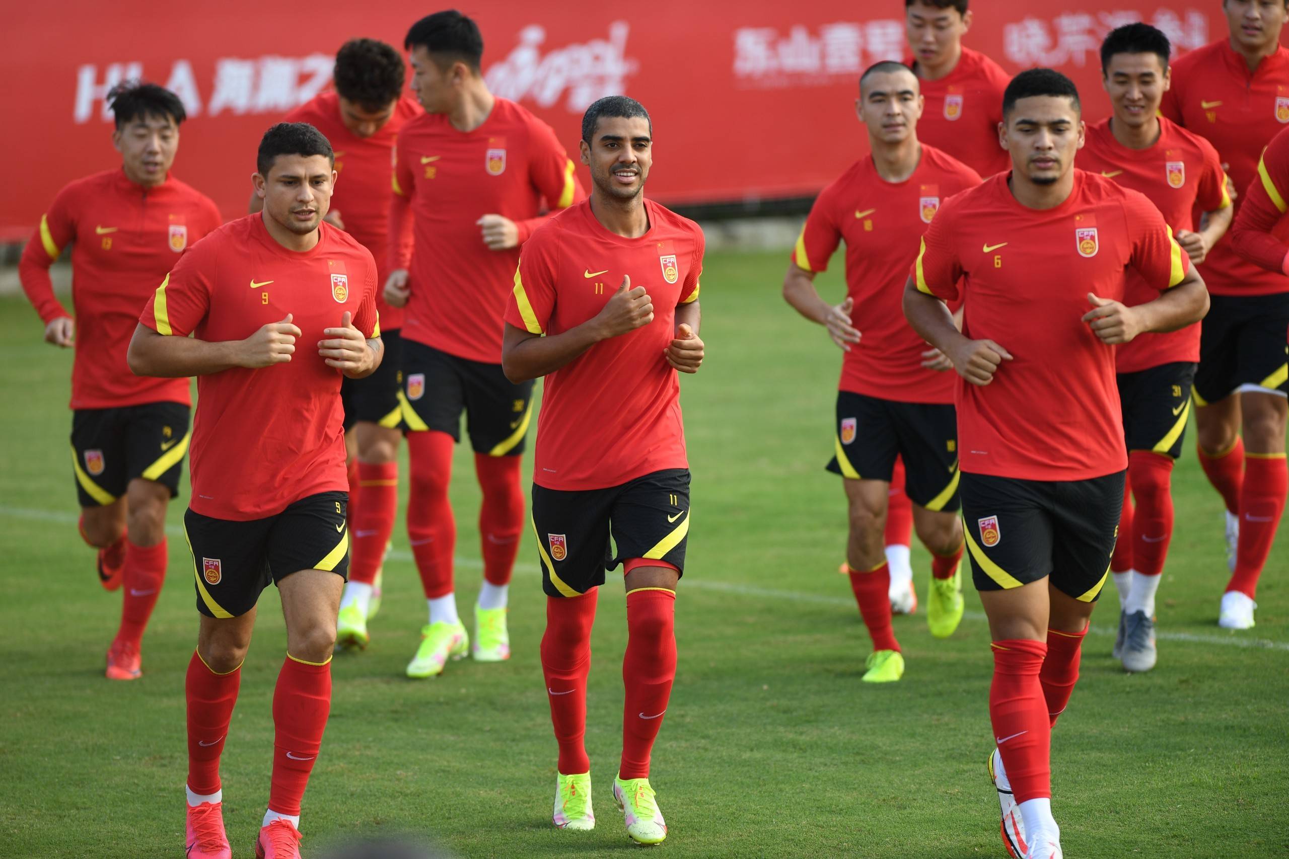 澳大利亚足坛新闻：悉尼FC实力出众，墨尔本胜利稳扎稳打的简单介绍