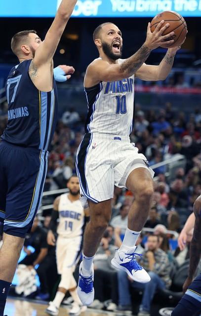 魔术队后卫关键时刻上演绝杀逆转