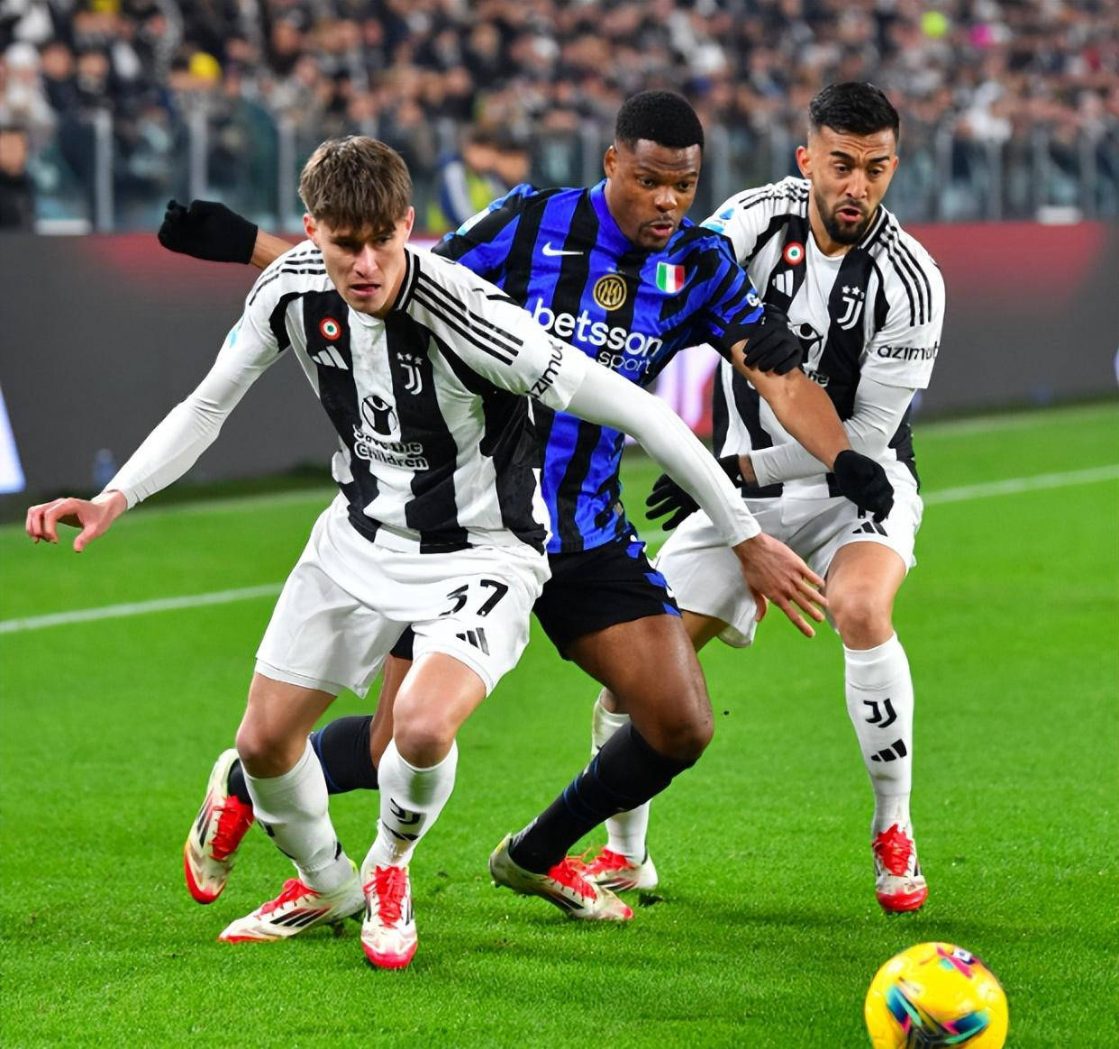 包含国米主场力阻尤文图斯，冠军之路岌岌可危的词条