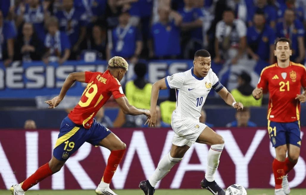 包含体坛新闻：欧国联比赛中球队实力悬殊，胜负可期的词条