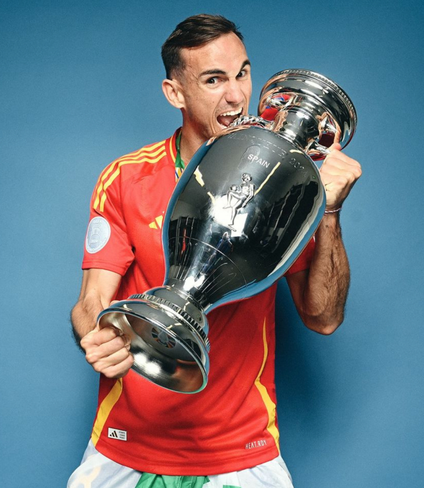 法国国家队斩获欧洲杯冠军