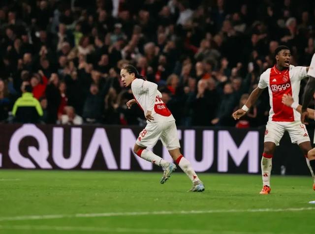 阿贾克斯表现出色，荷甲球队异军突起