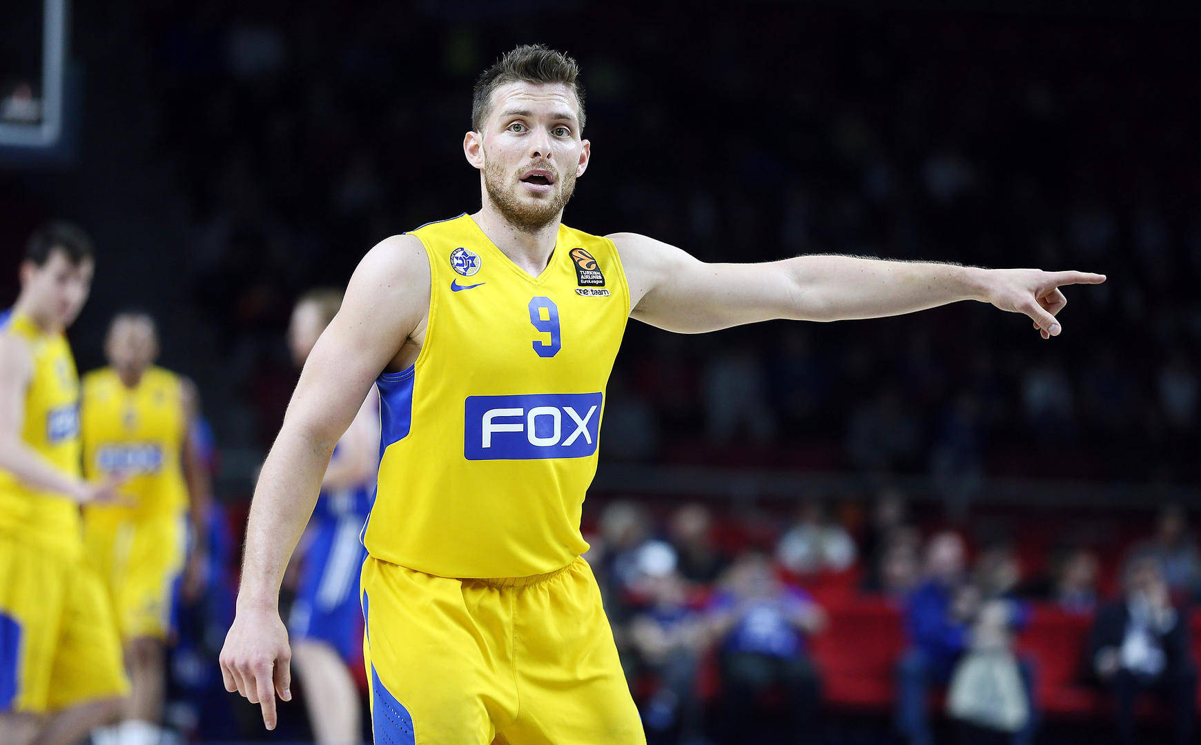 马拉加队员意外受伤，需缺席数场比赛的简单介绍