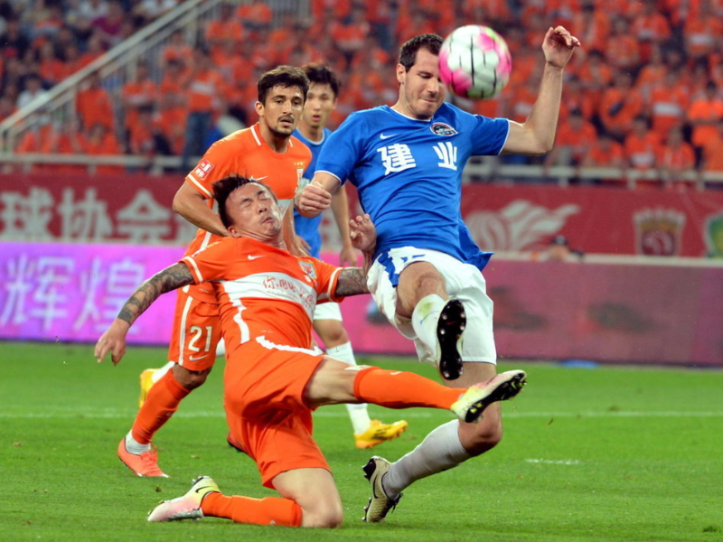 爱游戏在线-建业连续不胜，保级形势愈发严峻