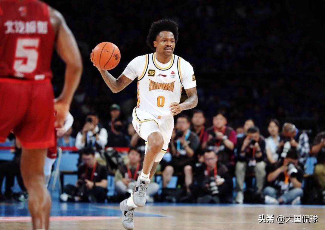 红黑军团战胜对手，实力跻身前三