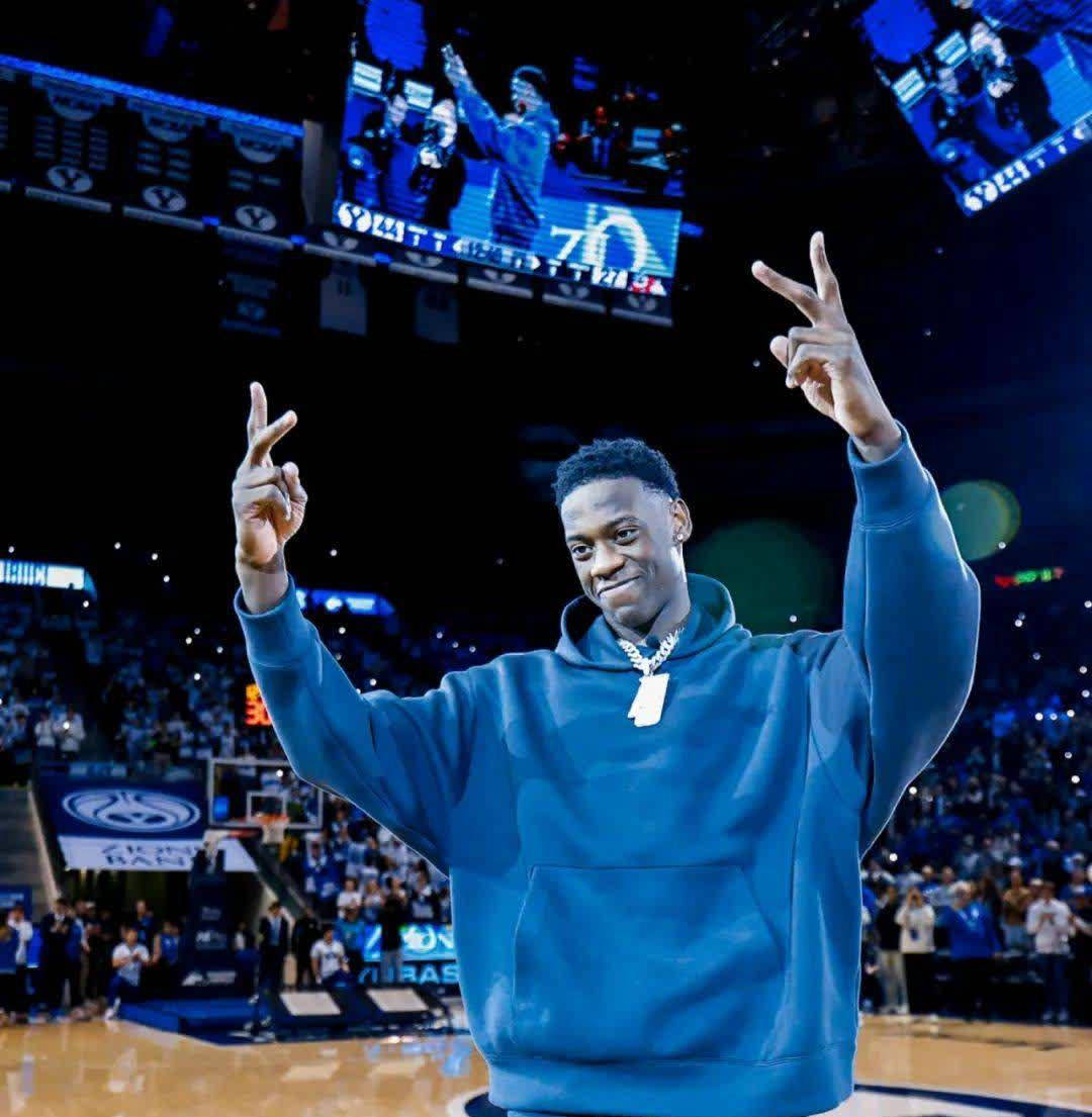 关于新秀球员崭露头角助球队逆转的信息