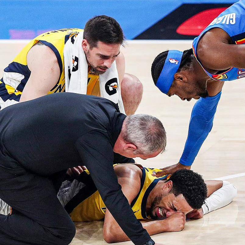 雷霆队主场击败步行者队，取得胜利