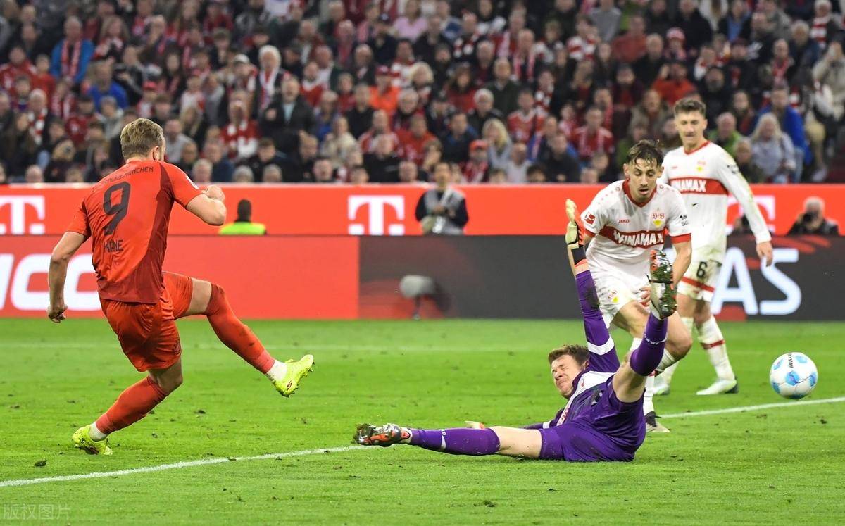 斯图加特队在对阵沃尔夫斯堡中战胜对手