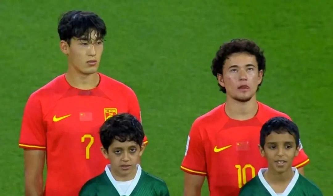 包含法罗群岛队憾负挪威，小组出线希望不大的词条