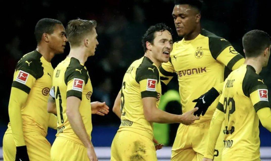 多特蒙德备战下一场比赛，全队士气高昂