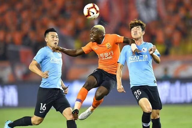 大连一方冲击亚冠席位，壮志凌云