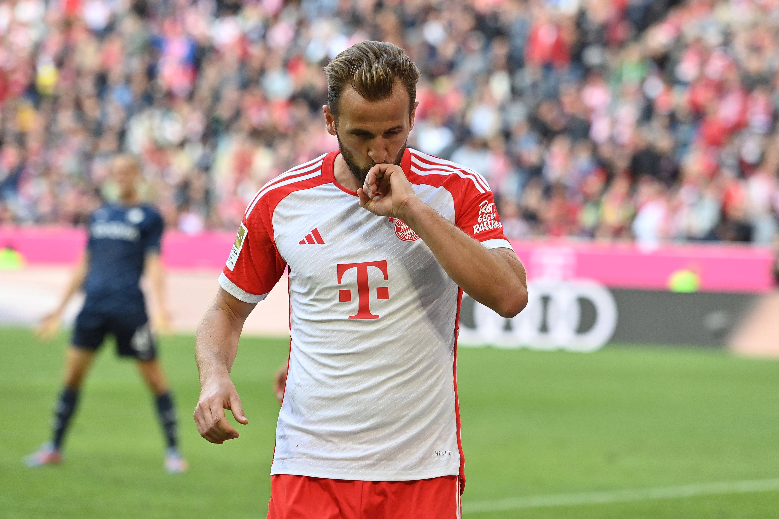 拜仁中场核心受伤，球队备战前景堪忧的简单介绍