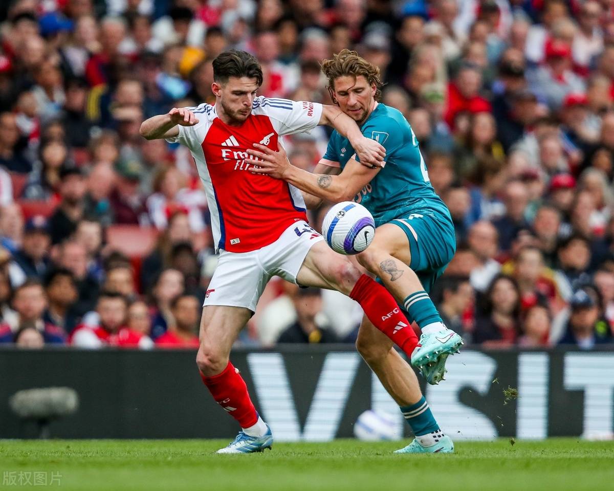 阿森纳后卫连续场次出现失误，遭批评声浪