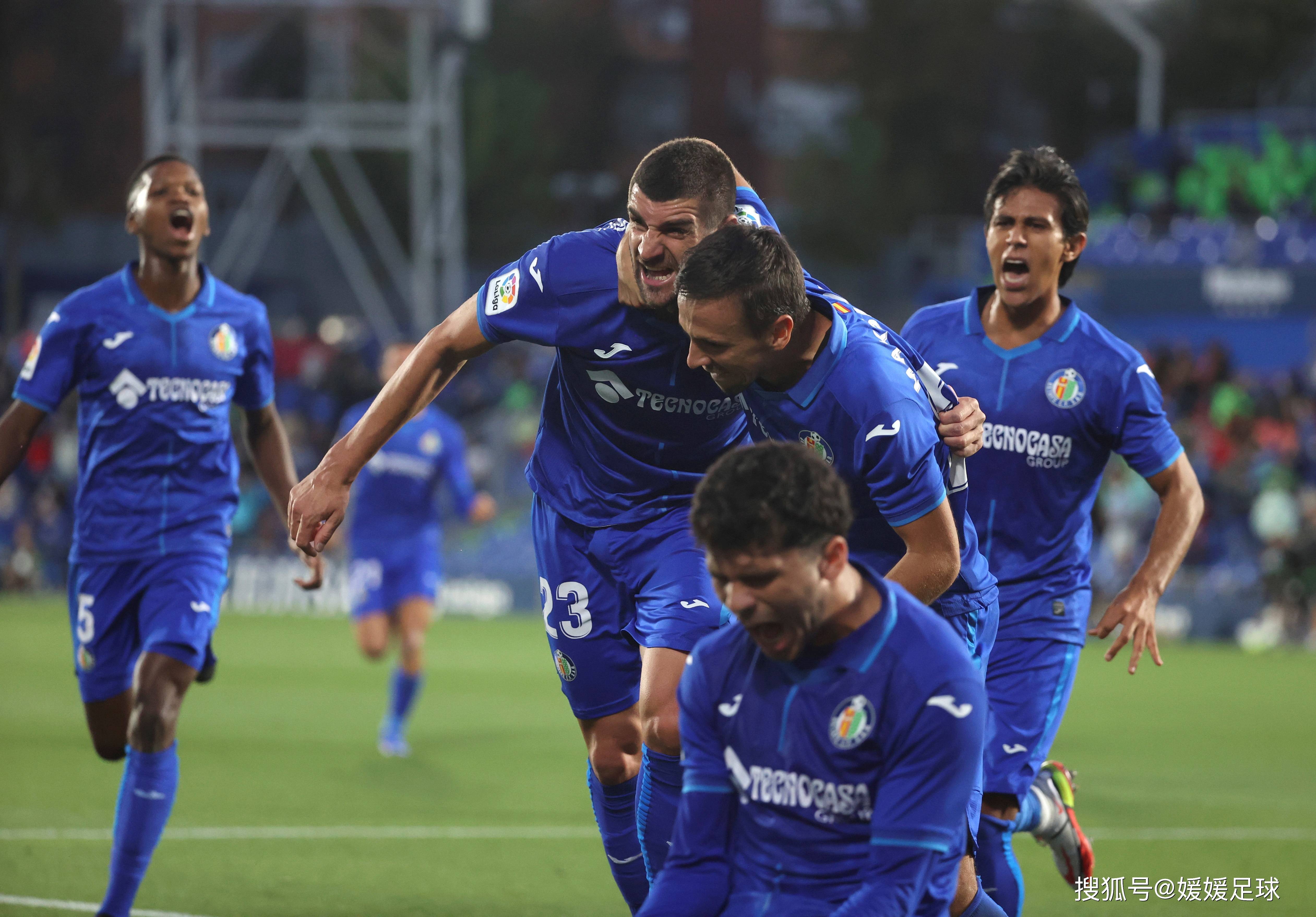 塞维利亚与瓦伦西亚激烈对抗