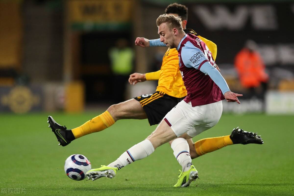 关于曼联客场长途奔袭，绝杀对手夺宝贵三分的信息