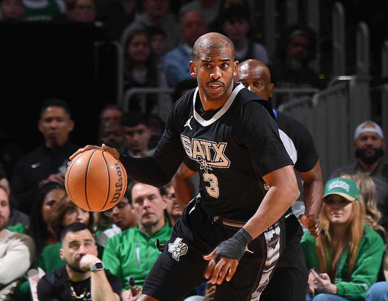 爱游戏入口-包含马刺后卫重伤，球队面临暂时人手短缺困境的词条