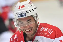 卢森尼亚冰球队力挽狂澜晋级四强的简单介绍