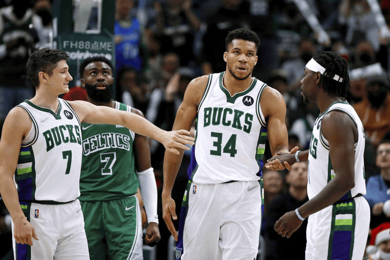 包含雄鹿大个子球员内线表现抢眼，助球队战胜对手的词条