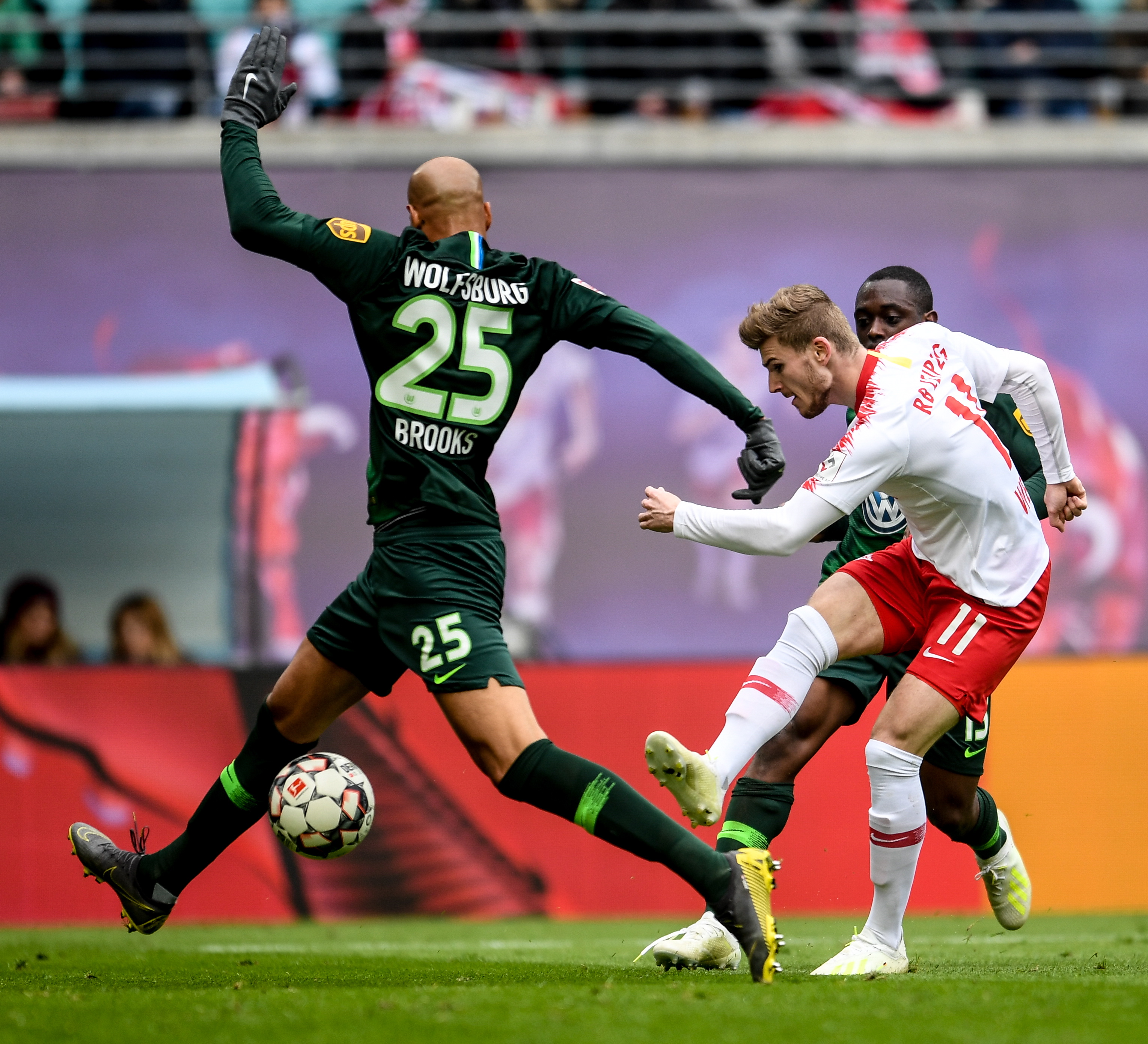 沃尔夫斯堡主场战胜对手，取得双杀的简单介绍