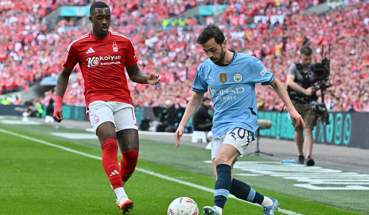 爱游戏APP-曼城稳定发挥，取得连胜战绩