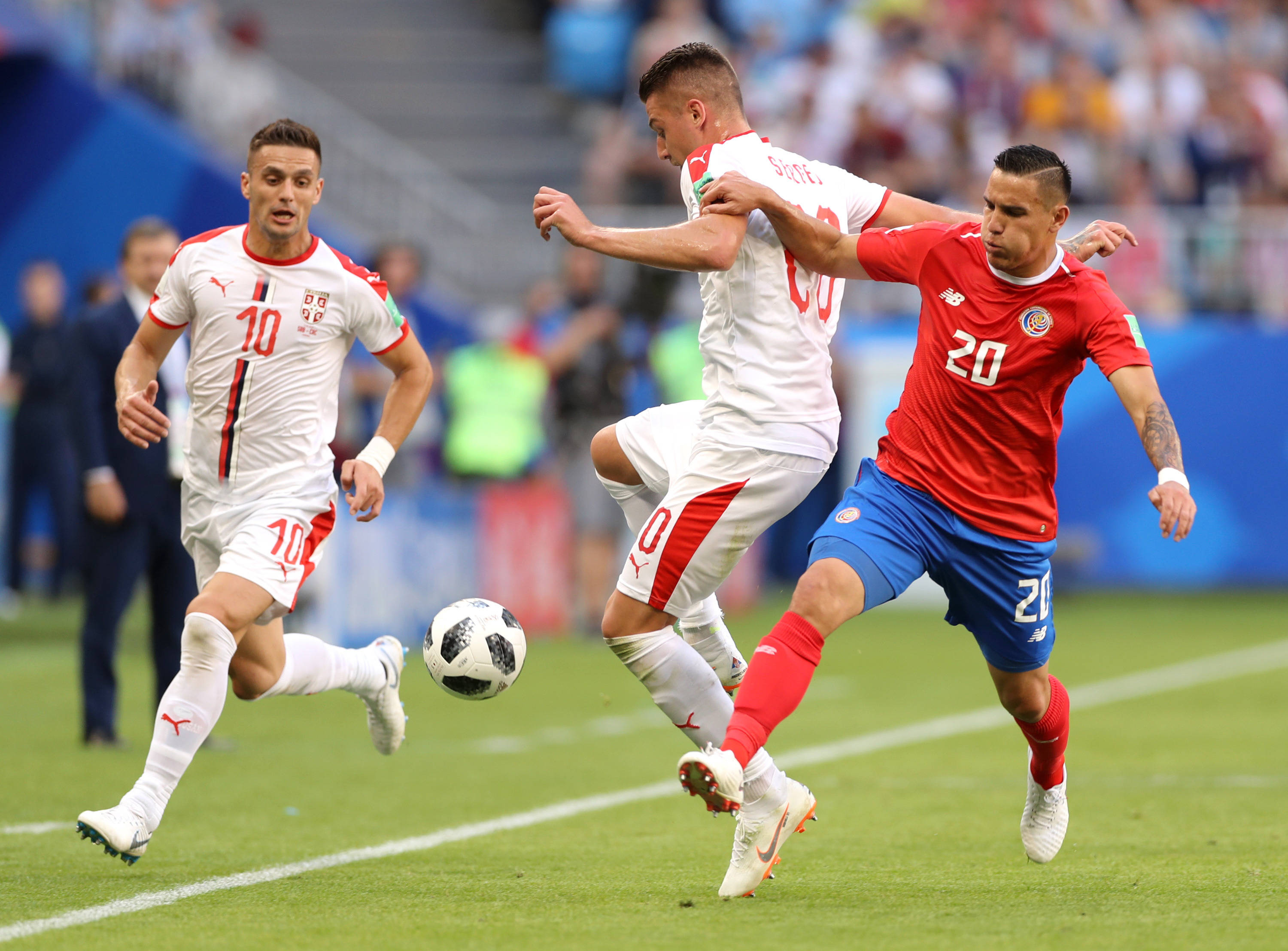 墨西哥队准备迎战欧洲杯预选赛，士气高涨