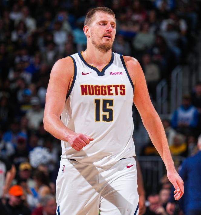 灰熊队主场失利于掘金队，约基奇砍下双+