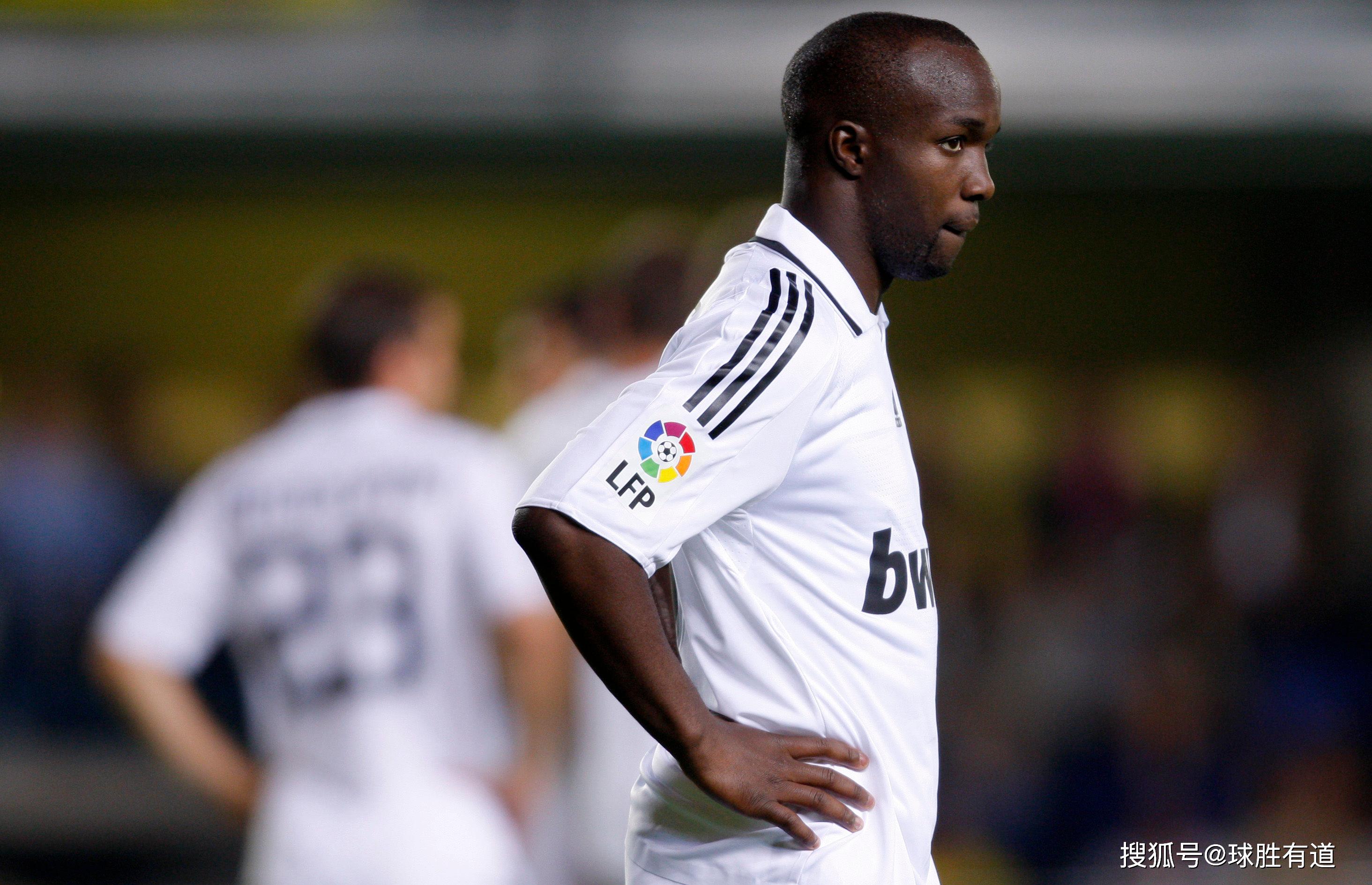 包含里尔遭遇连败，排名再度下滑的词条