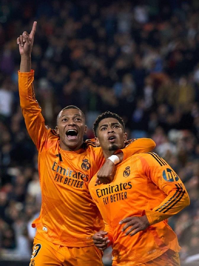 爱游戏APP-瓦伦西亚惨败告别，欧冠之路终结