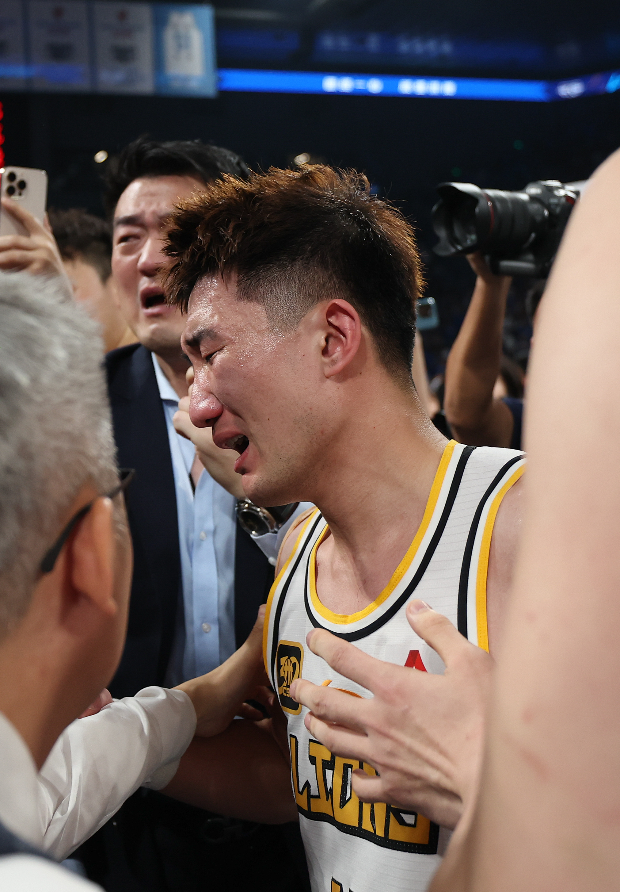 CBA联赛球员意外受伤，将缺席下场比赛