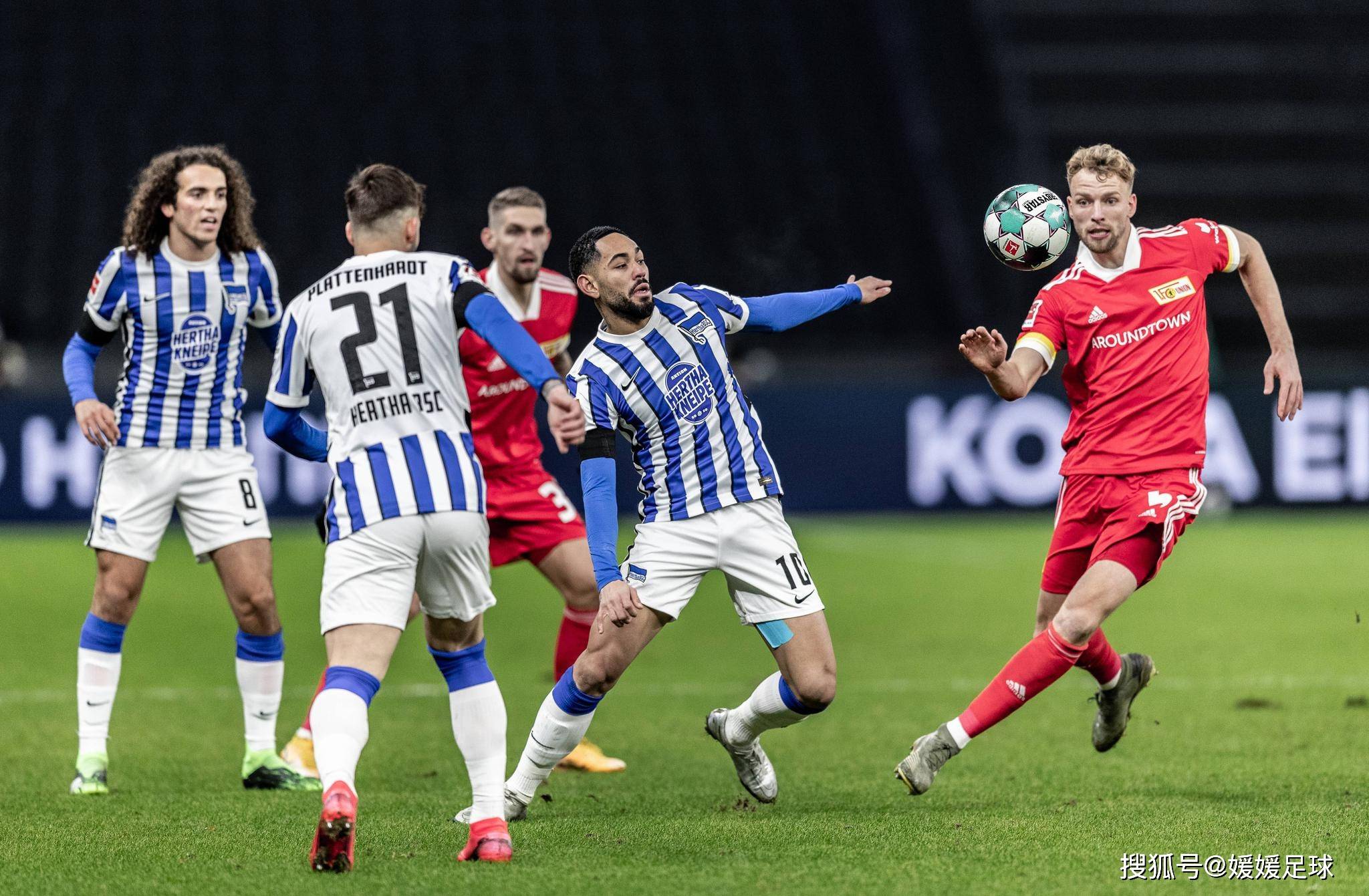 精彩足球赛事，世界球队斗智斗勇