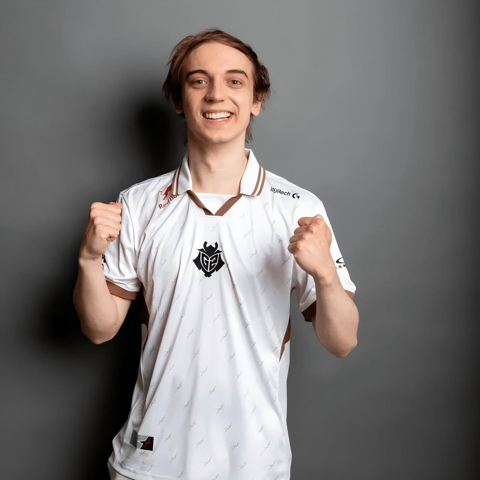 EDG横扫FLY，Caps线上压制力十足激烈交锋淘汰赛，让粉丝疯狂欢呼