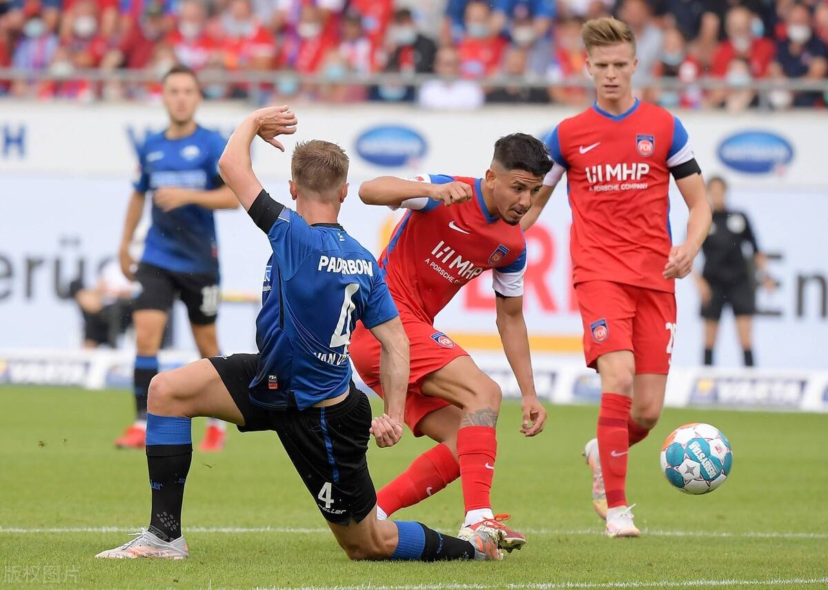 红军首战落败，霍芬海姆遭遇开门红