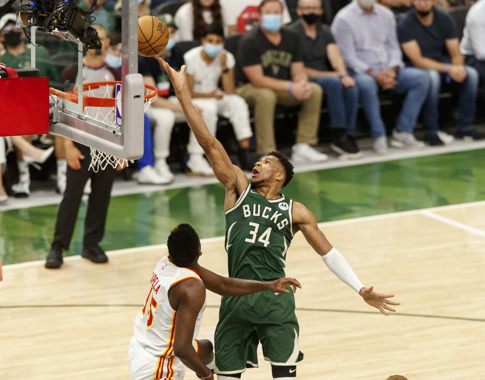 雄鹿主场告捷，继续保持不败记录