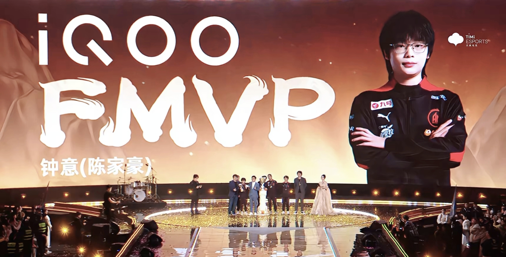 KT碾压DK，JackeyLove极限生还后反打宿敌对决成都决赛之夜，成为赛场最大亮点的简单介绍