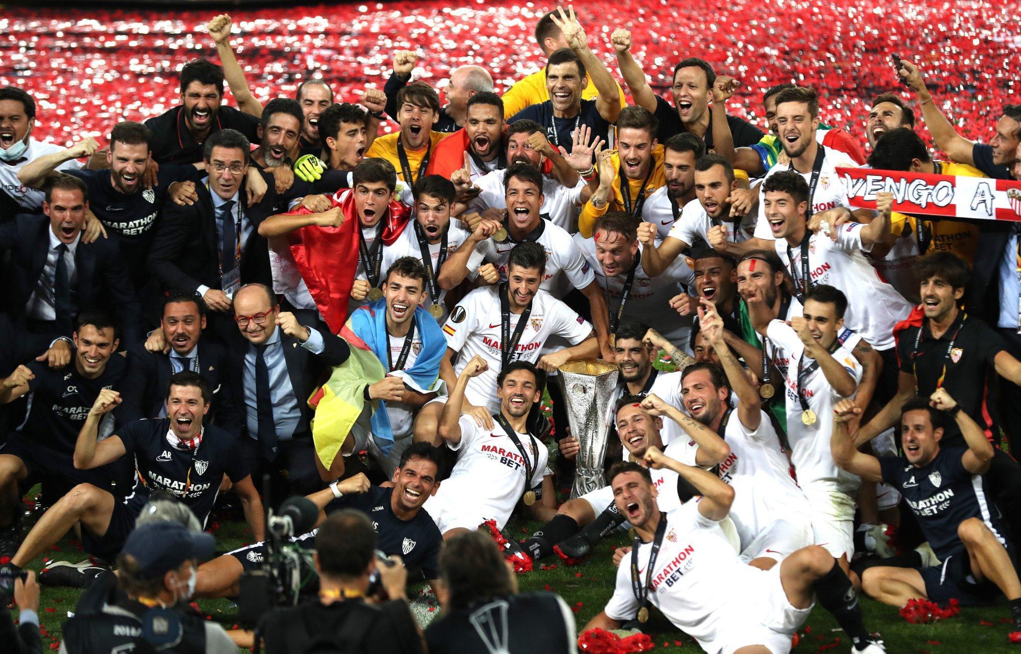 意甲球队举行球迷见面会，携手共庆胜利的简单介绍