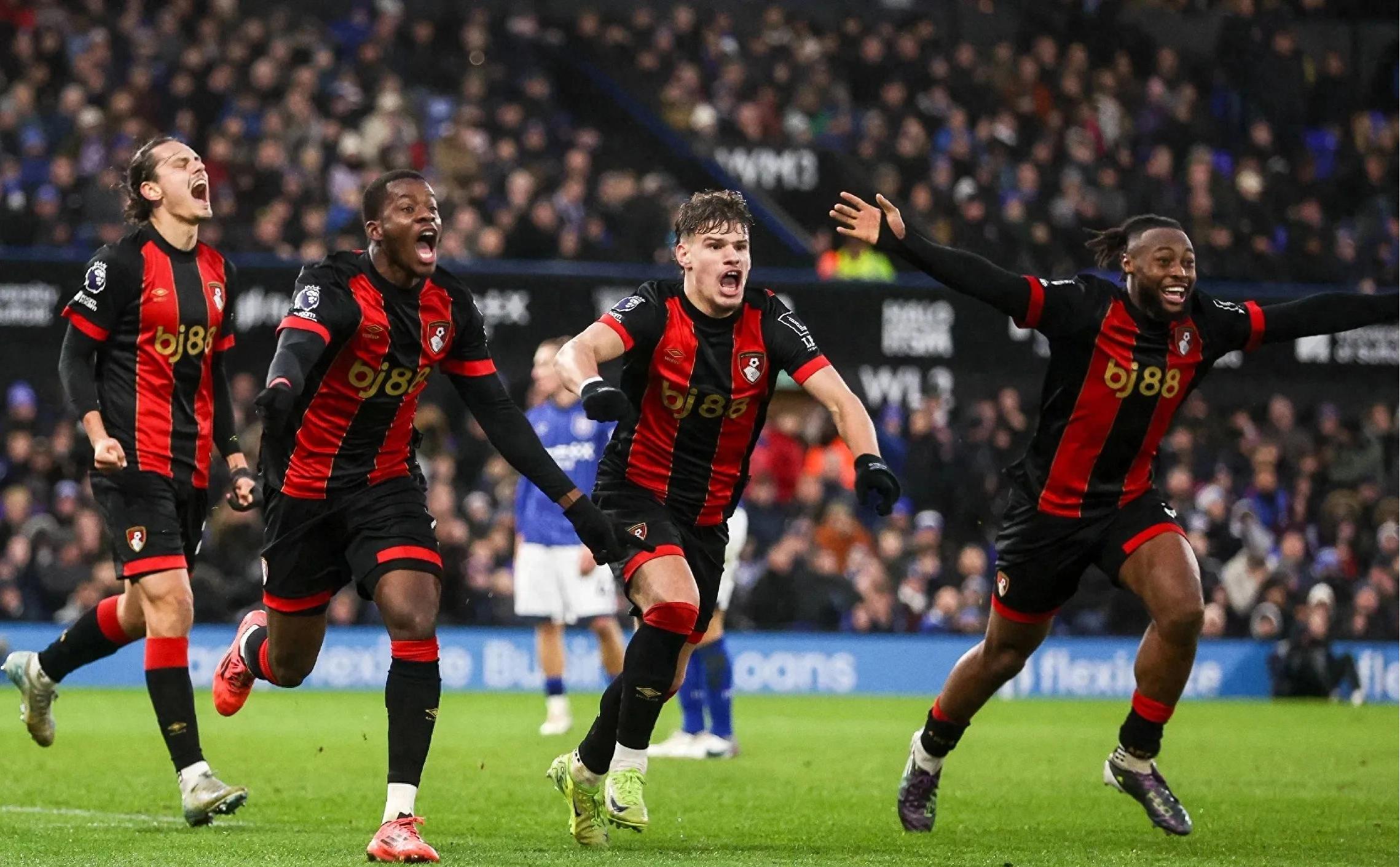 关于曼联客场不敌伯恩茅斯，遭遇本赛季首场失利的信息