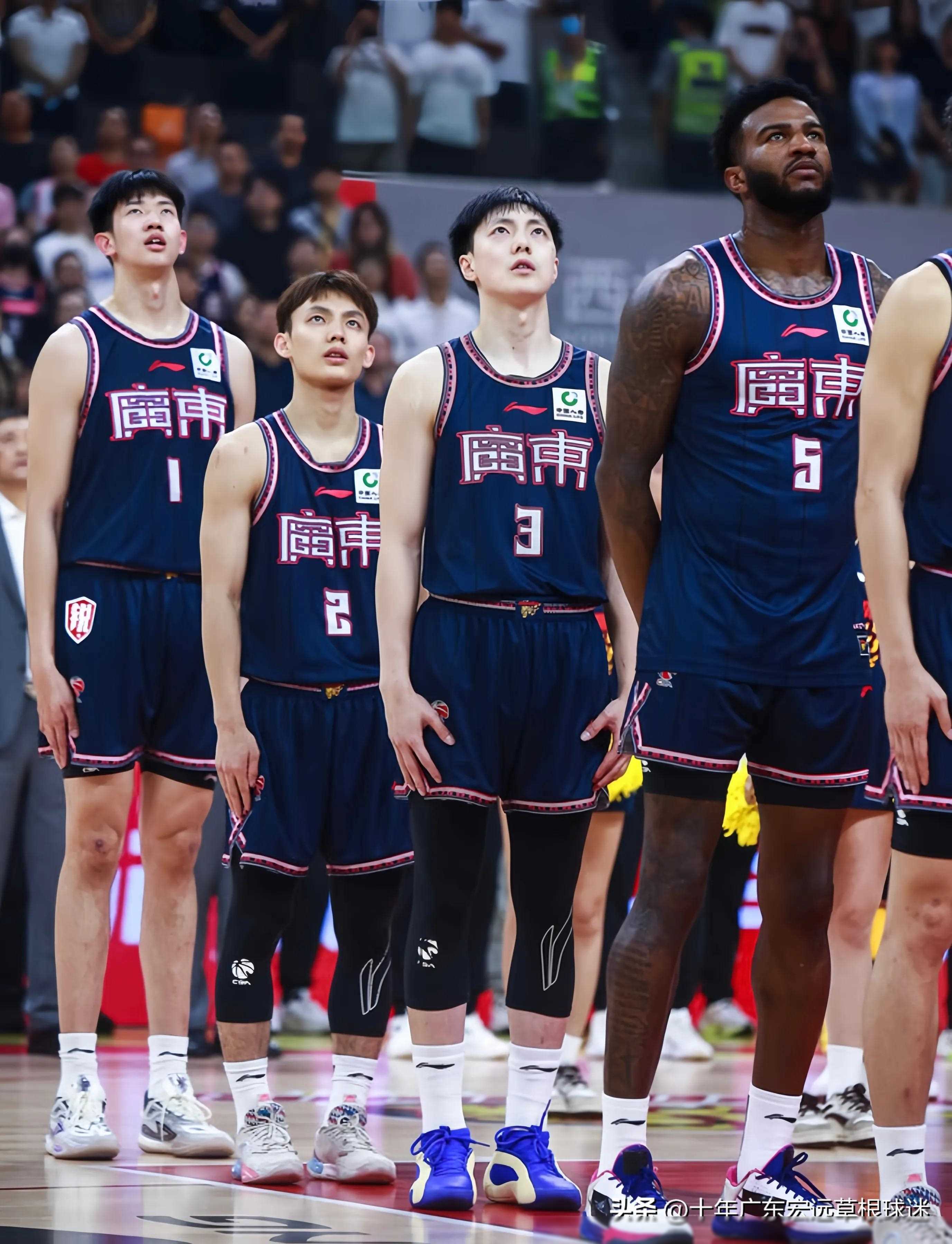 广东宏远队大胜，晋级半决赛