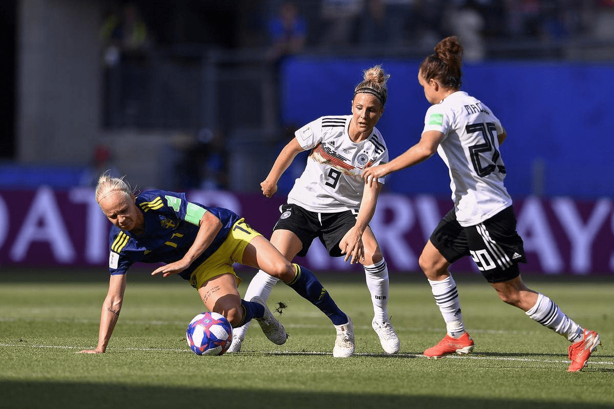 新西兰女足比赛多面折射的简单介绍