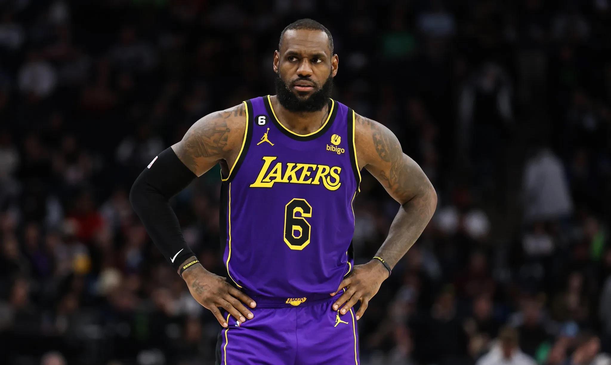 包含湖人再度力克爵士，西部半决赛战况一览无余的词条