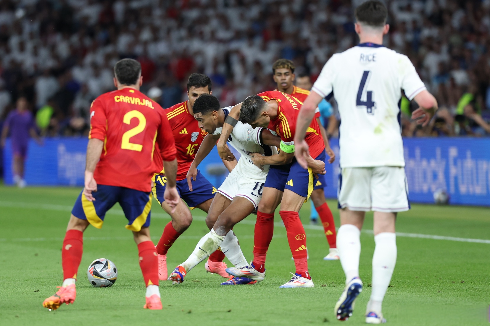 最强对决!欧洲足球球队壮举开始 最强对决!欧洲足球球队壮举开始