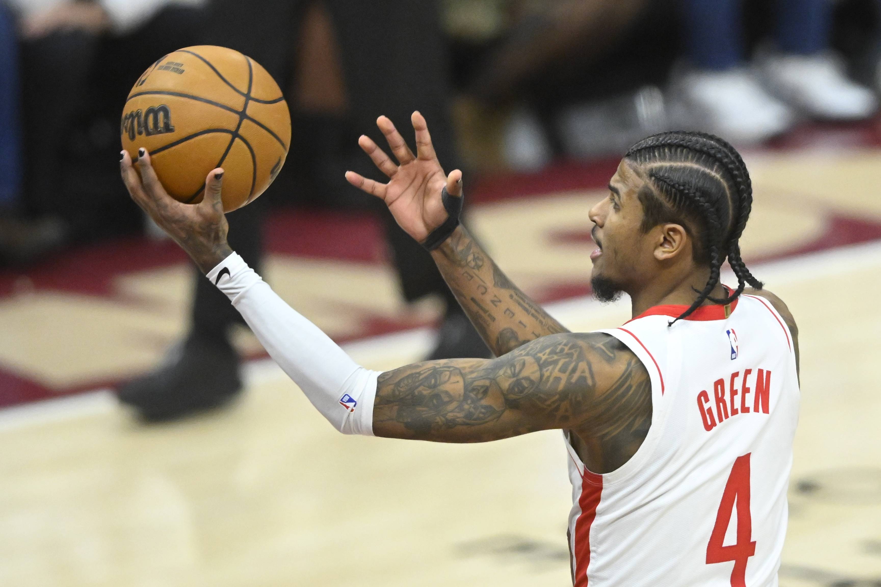 火箭主场擒灰熊，保持主场不败