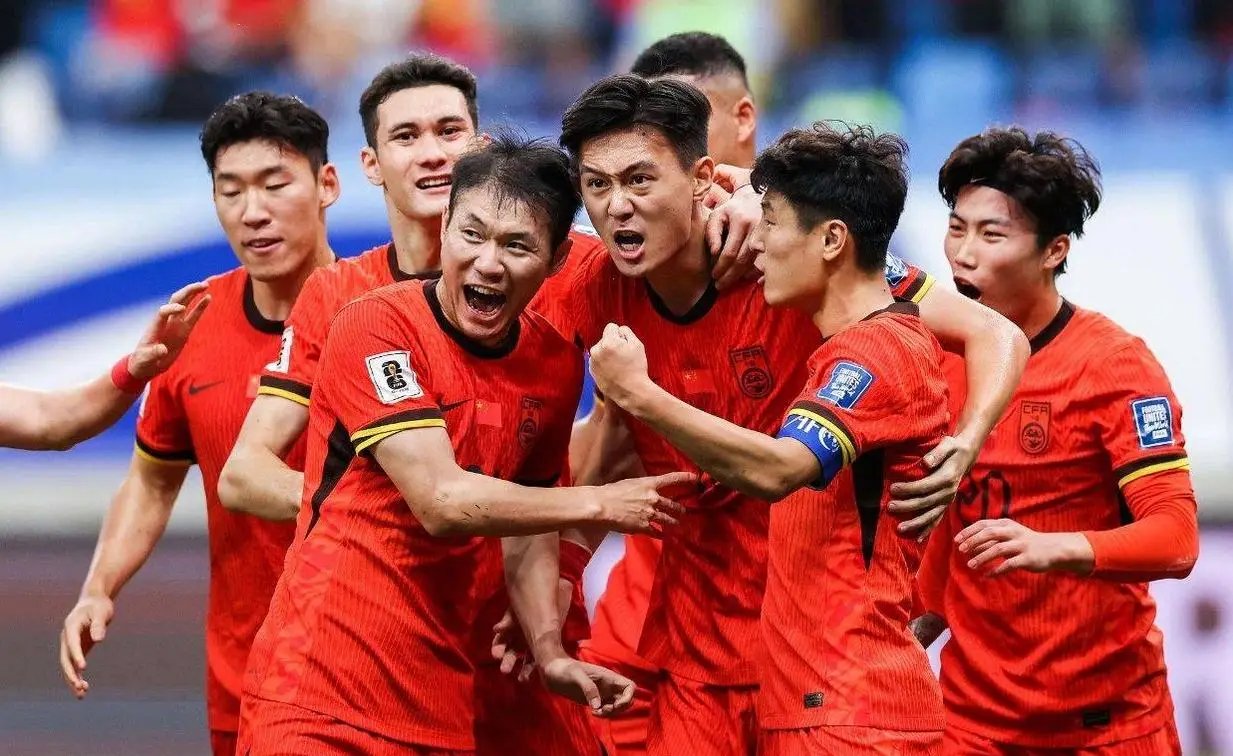 球队团结一致，全面战胜对手取得胜利