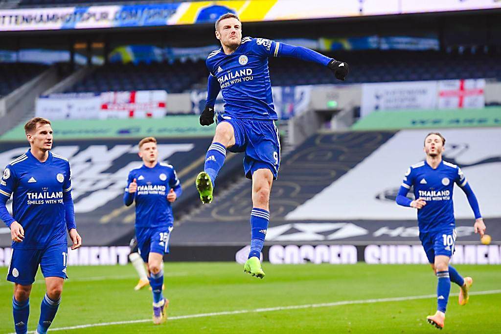 莱切大将退役告别，球场风采依旧令人敬仰