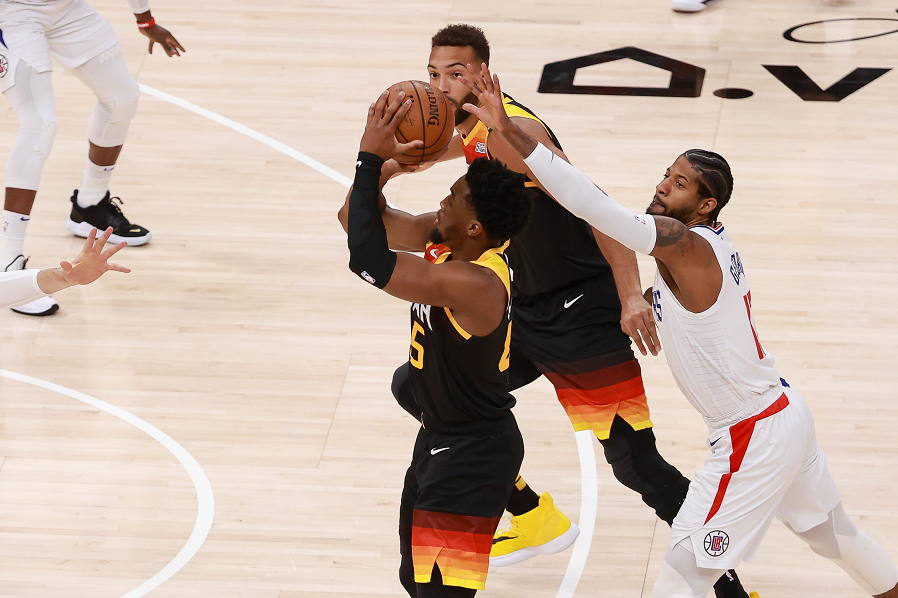 关于真能打！太阳主场大胜爵士守住西部第二的信息